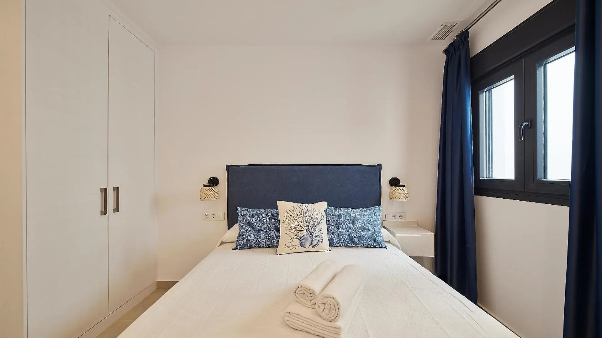 Arena Suit, Apartamentos Con Jacuzzi Privado En Playa De La Barrosa Chiclana de la Frontera 0*,  Ισπανία