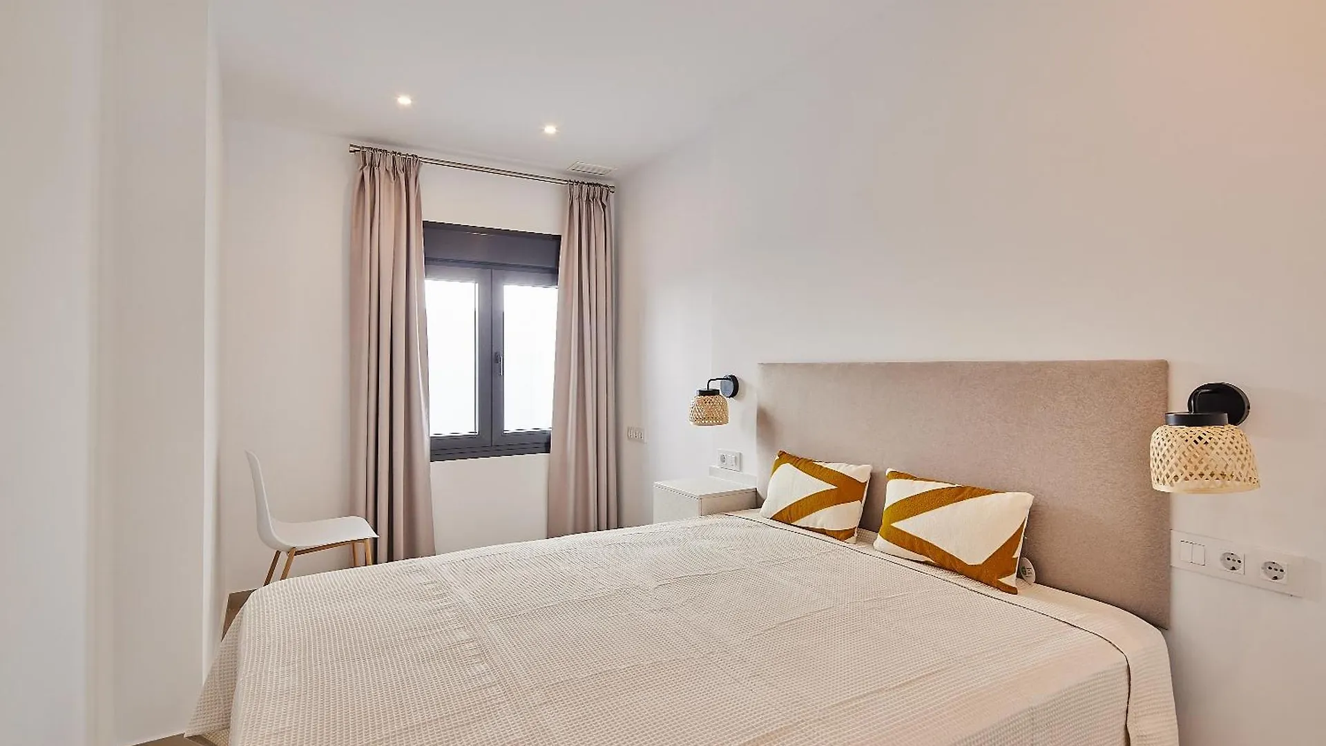 Arena Suit, Apartamentos Con Jacuzzi Privado En Playa De La Barrosa Chiclana de la Frontera Ισπανία